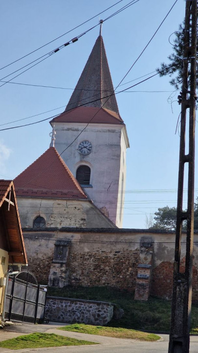 Casă modestă necesită renovare, Ocna Sibiului.