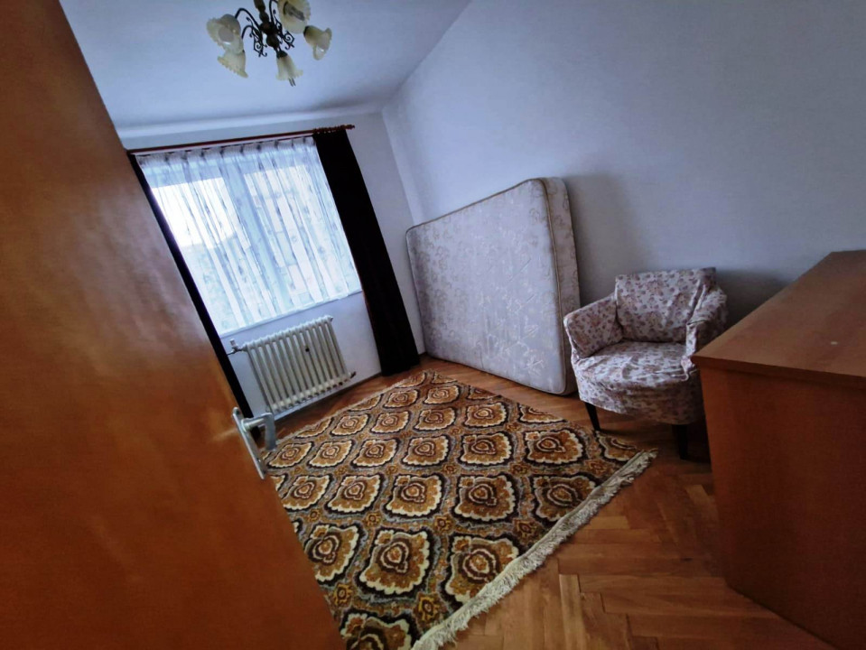 Apartament decomadat, et.4, zona M.Viteazul.