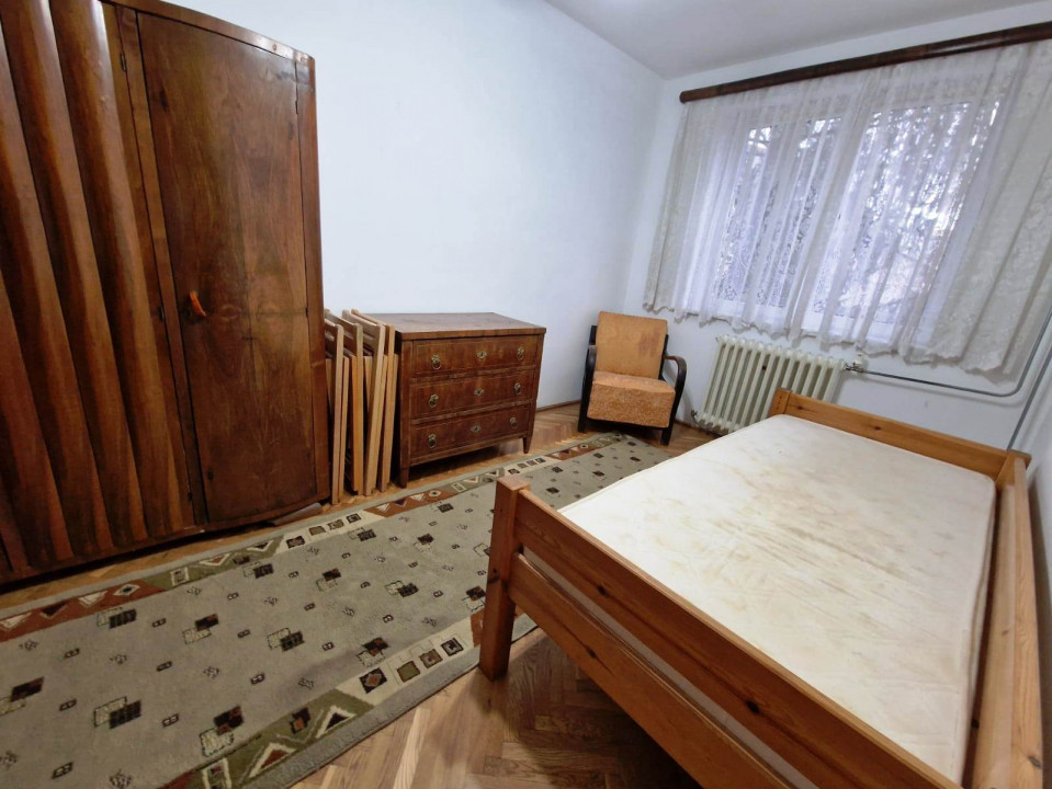 Apartament decomadat, et.4, zona M.Viteazul.