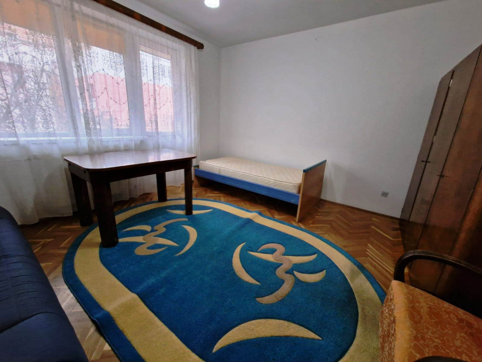 Apartament decomadat, et.4, zona M.Viteazul.