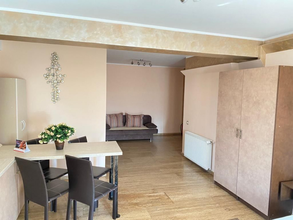 Apartament cu 3 camere de închiriat,  zona  de Vest!!